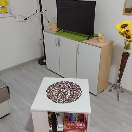 Plaza 9 Srebrno Jezero Veliko Gradište