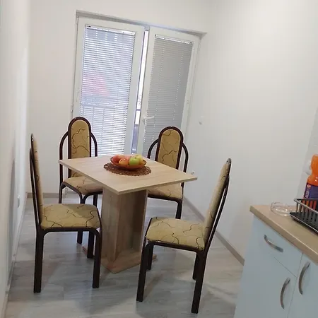 Plaza 9 Srebrno Jezero *