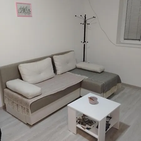 Plaza 9 Srebrno Jezero *