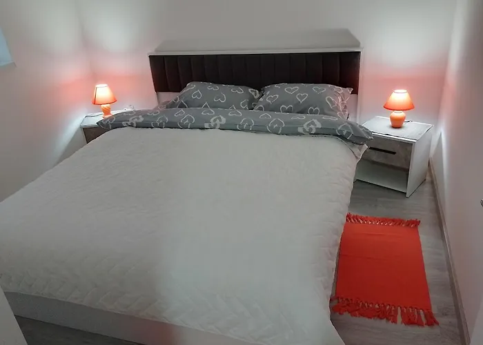 Plaza 9 Srebrno Jezero